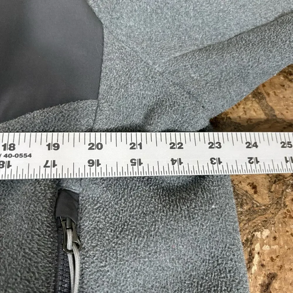 The North Face Mens XL Gray Full Zip Fleece Jacket Softshell Chest Pocket Travel